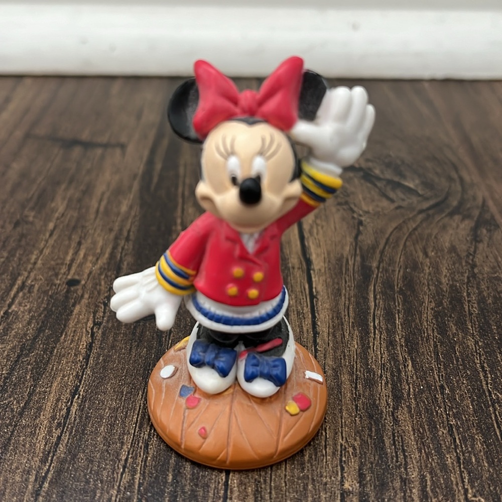 Disney cruise line plastic figurines - Picture 4 of 4